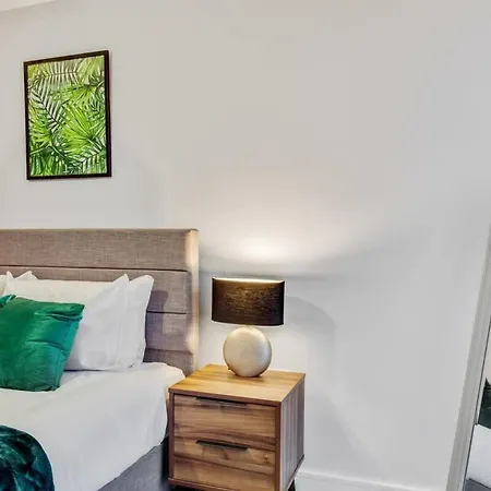 Stylish And Bright 1 Bedroom Flat In Birmingham