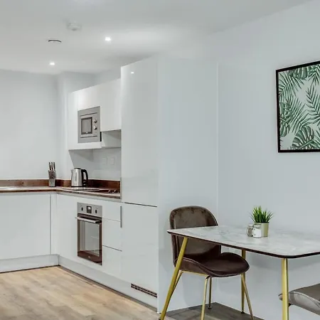 Stylish And Bright 1 Bedroom Flat In * Birmingham